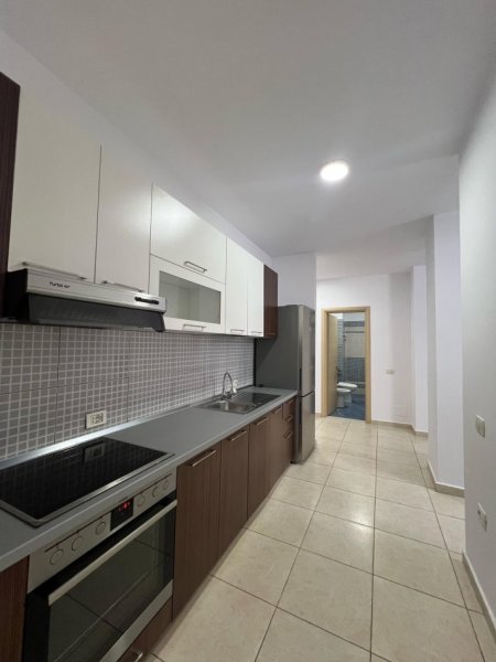 Tirane, jepet me qera apartament 2+1+Ballkon Kati 2, 106 m² 600 € (Pediatria)