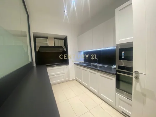 ‼️  𝐀𝐏𝐀𝐑𝐓𝐀𝐌𝐄𝐍𝐓 𝐍𝐄 𝐒𝐇𝐈𝐓𝐉𝐄 𝟐+𝟏+𝟐 𝐈 𝐕𝐄𝐍𝐃𝐎𝐒𝐔𝐑 𝐓𝐄𝐊 "𝐀𝐌𝐁𝐀𝐒𝐀𝐃𝐎𝐑 𝟑", 𝐓𝐈𝐑𝐀𝐍𝐄  ‼️