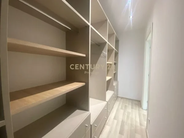 ‼️  𝐀𝐏𝐀𝐑𝐓𝐀𝐌𝐄𝐍𝐓 𝐍𝐄 𝐒𝐇𝐈𝐓𝐉𝐄 𝟐+𝟏+𝟐 𝐈 𝐕𝐄𝐍𝐃𝐎𝐒𝐔𝐑 𝐓𝐄𝐊 "𝐀𝐌𝐁𝐀𝐒𝐀𝐃𝐎𝐑 𝟑", 𝐓𝐈𝐑𝐀𝐍𝐄  ‼️