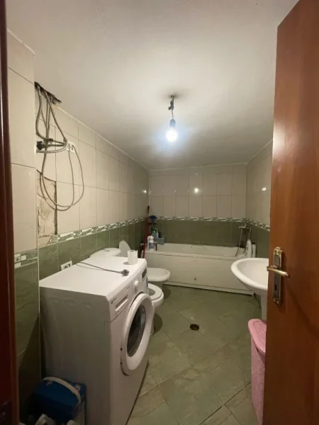 Tirane, shitet apartament 2+1+Ballkon Kati 5, 97 m² 130.000 € (Astir)