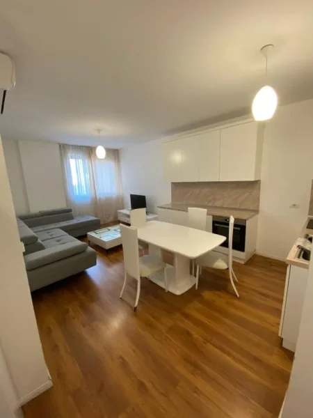 Tirane, jepet me qera apartament 1+1 Kati 2, 70 m² 500 € (Unaza e Re ,Teodor Keko)