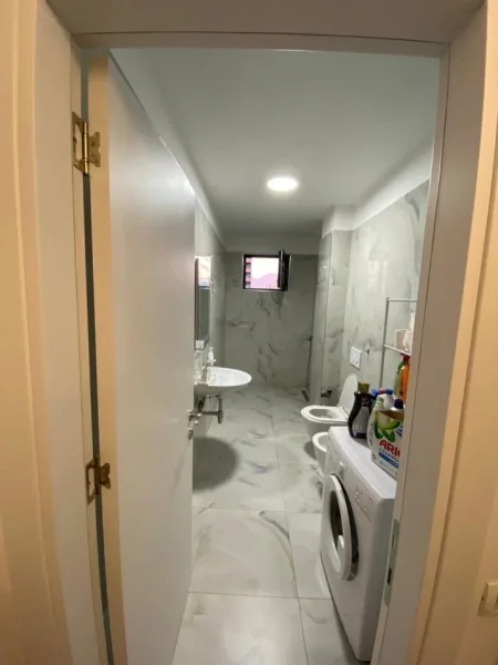 Tirane, jepet me qera apartament 1+1 Kati 2, 70 m² 500 € (Unaza e Re ,Teodor Keko)