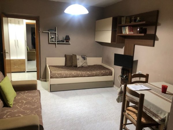 Tirane, jepet me qera apartament 3+1+Aneks+Ballkon Kati 5, 72 m² 550 € (muhamed gjollesha)