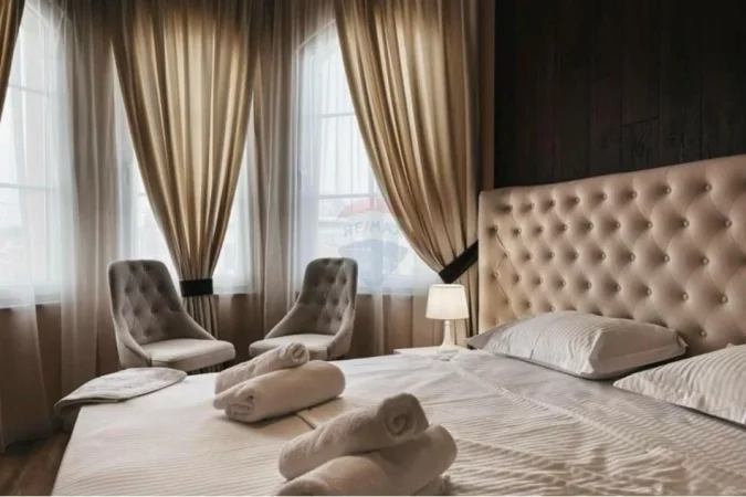 Tirane, jepet me qera hotel Kati 0, 331 m² 3.200 € (Jepet me qira hotel 3-katësh pranë Kinostudios)