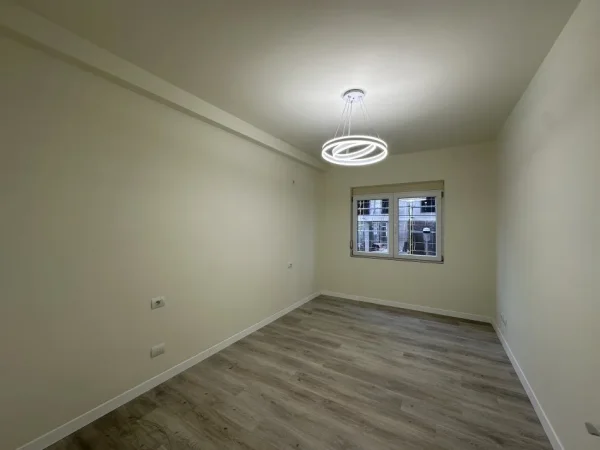 Tirane, shitet apartament 2+1+Ballkon Kati 2, 98 m² 162.000 € (Rruga Dritan Hoxha)