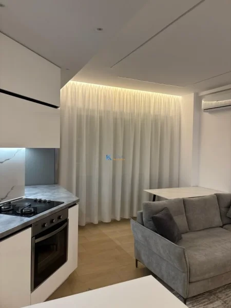 Tirane, jap me qera apartament 1+1+Ballkon Kati 4, 67 m² 800 € (afer Kopshtit Botanik)