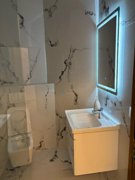 Tirane, jap me qera apartament 1+1+Ballkon Kati 4, 67 m² 800 € (afer Kopshtit Botanik)