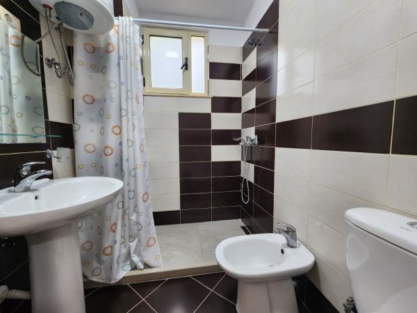 ✨Jepet me qera: Apartament 2+1+2wc & 1 Ballkon të Madh || 📍Rr. Bardhyl, Shk. Andon Zako Cajupi || 550€/ Muaji ✨