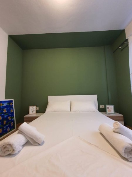 Tirane, jepet me qera 1+1 Kati 2, 70 m² 650 € ( JEPET ME QERA APARTAMENT 1+1 TEK PALLATET AGIMI NE BLLOK TE TIRANES.)