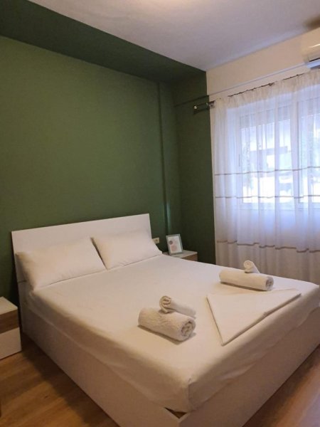 Tirane, jepet me qera 1+1 Kati 2, 70 m² 650 € ( JEPET ME QERA APARTAMENT 1+1 TEK PALLATET AGIMI NE BLLOK TE TIRANES.)