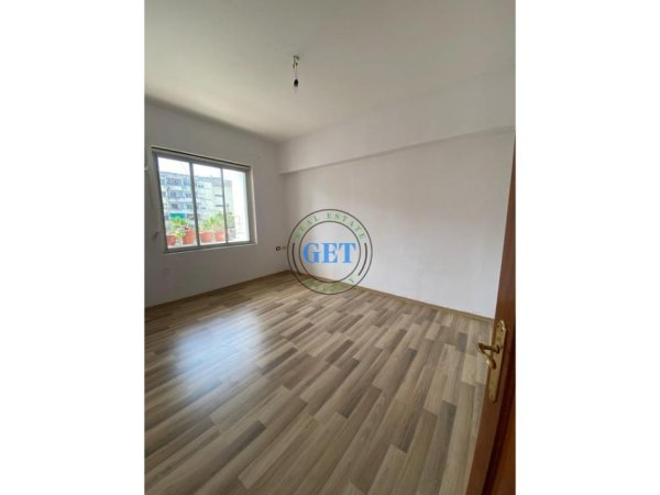 Durres, shitet apartament 2+1+Ballkon Kati 3, 90 m² 150.000 € (Stacioni i Trenit)
