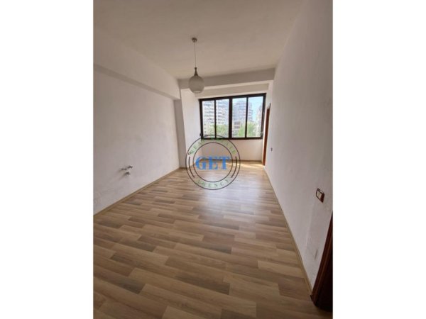 Durres, shitet apartament 2+1+Ballkon Kati 3, 90 m² 150.000 € (Stacioni i Trenit)