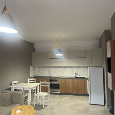 Tirane, jepet me qera apartament 2+1+Ballkon Kati 6, 102 m² 600 € (Astir)