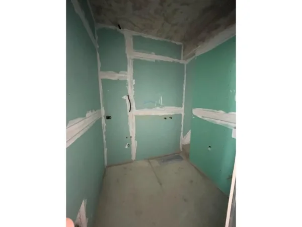 Tirane, shes apartament 1+1 Kati 11, 42 m² 125.000 € (Rruga e Kavajes)