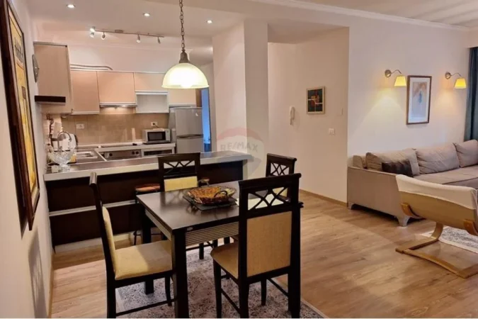 jepet me qera 2+1 Kati 5, 102 m² 850 € (Rruga Sami Frasheri)