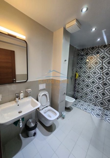 Tirane, jepet me qera zyre Kati 11, 67 m² 1.000 € (Rruga e Kavajes)
