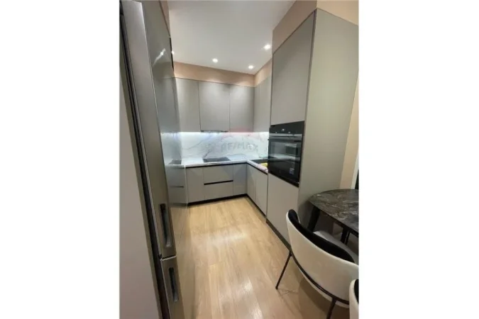 Tirane, jepet me qera apartament 2+1+Aneks+Ballkon Kati 3, 79 m² 800 € (Selvia)