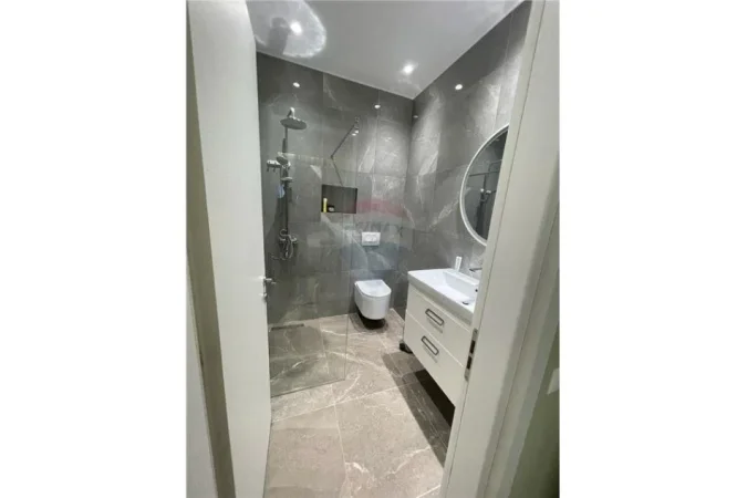 Tirane, jepet me qera apartament 2+1+Aneks+Ballkon Kati 3, 79 m² 800 € (Selvia)