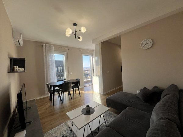 Tirane, jepet me qera apartament 1+1+Ballkon Kati 9, 70 m² 550 € (Don Bosko)
