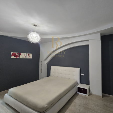 Tirane, jepet me qera apartament 2+1 Kati 5, 105 m² 500 € (Yzberisht)