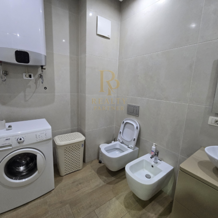 Tirane, jepet me qera apartament 2+1 Kati 5, 105 m² 500 € (Yzberisht)