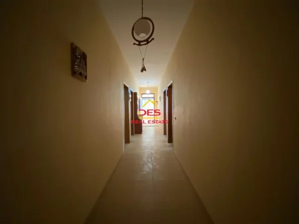 Vlore, shitet Vile , 355 m² 250.000 € (Rruga Ali Demi)