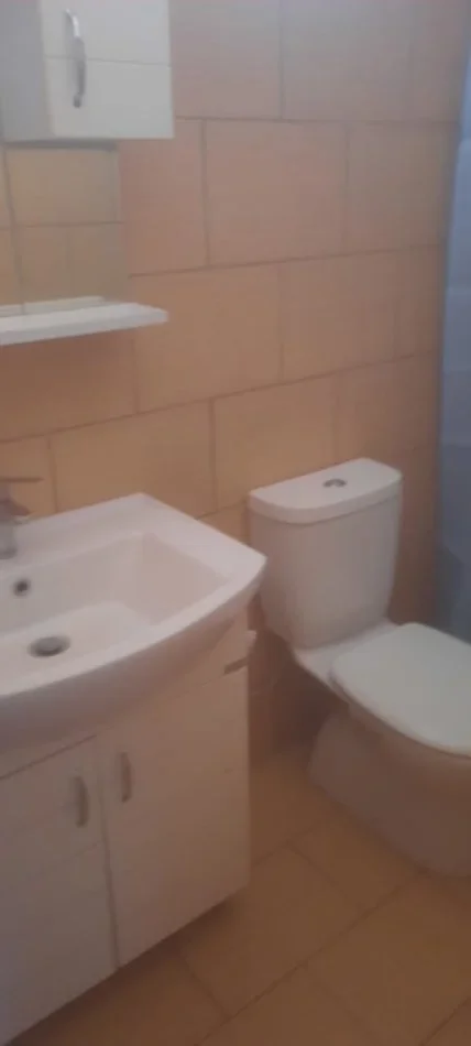 Durres, shitet apartament 2+1+Ballkon Kati 4, 70 m² 97.000 € (Stacioni Trenit Durres)