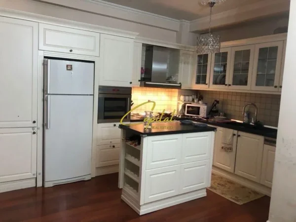 Shqiperi, jepet me qera apartament 2+1 Kati 2, 110 m² 650 € (STACIONI TRENIT)