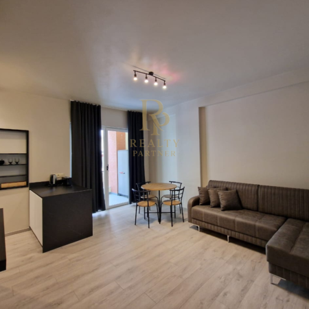 Tirane, jepet me qera apartament 1+1+Ballkon Kati 3, 70 m² 700 € (Kopeshti Zoologjik)