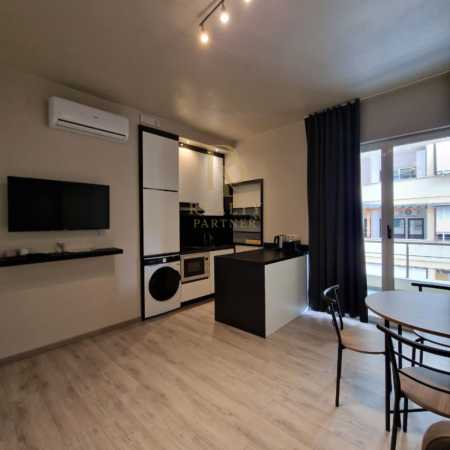 Tirane, jepet me qera apartament 1+1+Ballkon Kati 3, 70 m² 700 € (Kopeshti Zoologjik)