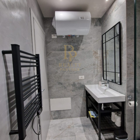 Tirane, jepet me qera apartament 1+1+Ballkon Kati 3, 70 m² 700 € (Kopeshti Zoologjik)