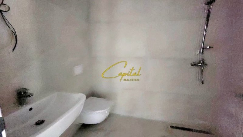 Tirane, jepet me qera zyre Kati 1, 130 m² 1.350 € (STADIUMI AIR ALBANIA)