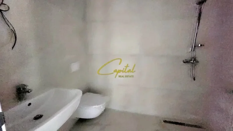 Tirane, jepet me qera zyre Kati 1, 130 m² 1.350 € (STADIUMI AIR ALBANIA)