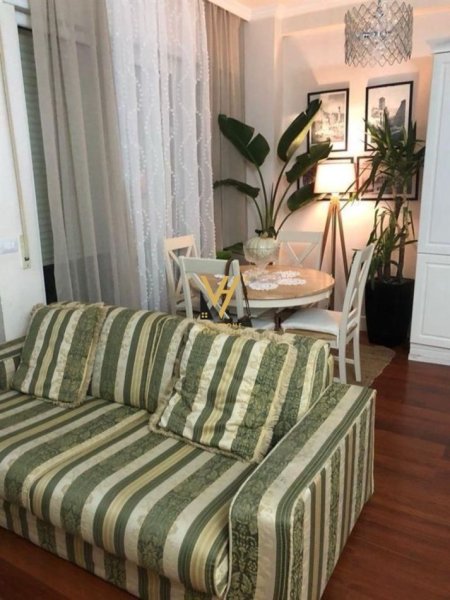 Tirane, jepet me qera apartament 2+1+Ballkon Kati 2, 110 m² 650 € (STACIONI I TRENIT)