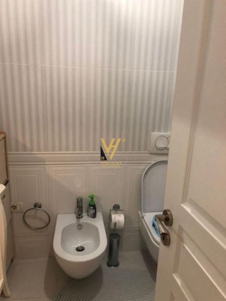 Tirane, jepet me qera apartament 2+1+Ballkon Kati 2, 110 m² 650 € (STACIONI I TRENIT)