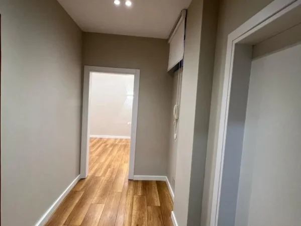 Tirane, shitet apartament 1+1+Ballkon Kati 4, 61 m² 135.000 € (Naim Frasheri)