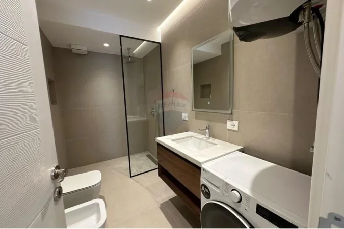Tirane, jepet me qera 2+1+Aneks+Ballkon , 111 m² 245.000 € (Rruga Xhanfize Keko)