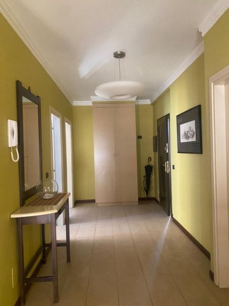 Tirane, jepet me qera apartament 2+1 Kati 5, 120 m² 850 € (Pazari i Ri, Rruga Hoxha Tasim)