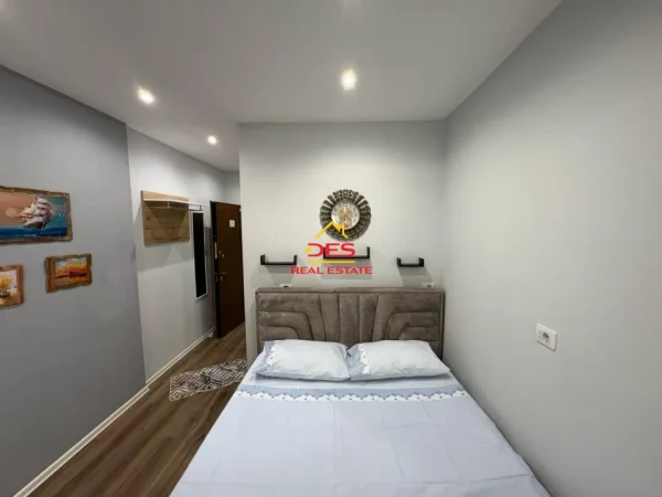 Vlore, shitet garsonier Kati 3, 2.400 m² (Rruga Murat Tërbaçi)