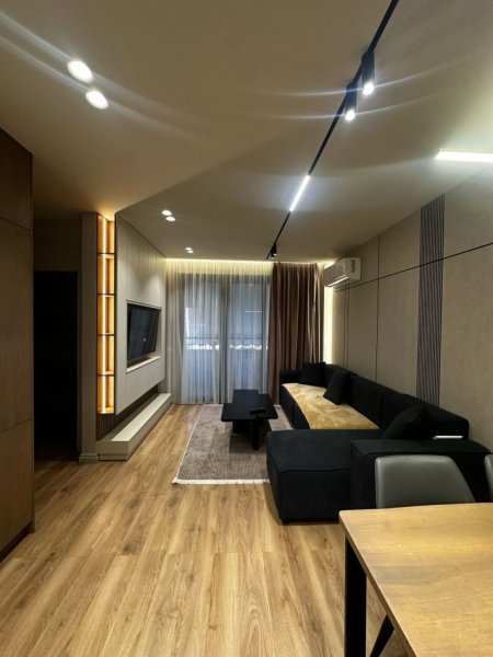 Tirane, jepet me qera apartament 2+1 Kati 2, 80 m² 750 € (Prane Fiori Di Bosko)