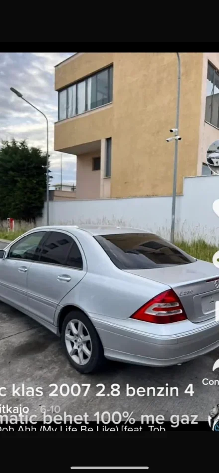 Durres, shitet makine Mercedez benz Benzin, gri metalizato automatik Kondicioner 260 km 4.000 €