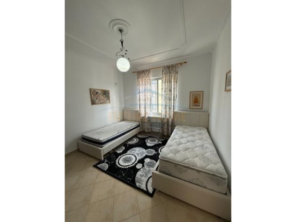 Tirane, jepet me qera apartament 2+1 Kati 4, 87 m² 580 € (KODRA E DIELLIT)