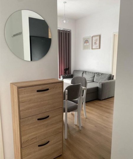 Tirane, jepet me qera apartament 2+1+Ballkon Kati 3, 70 m² 500 € (ALI DEMI)