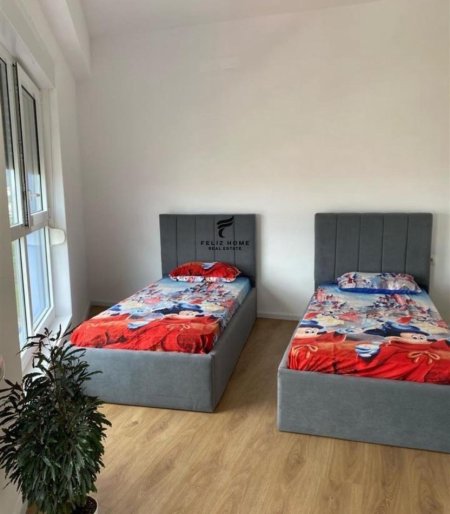 Tirane, jepet me qera apartament 2+1+Ballkon Kati 3, 70 m² 500 € (ALI DEMI)