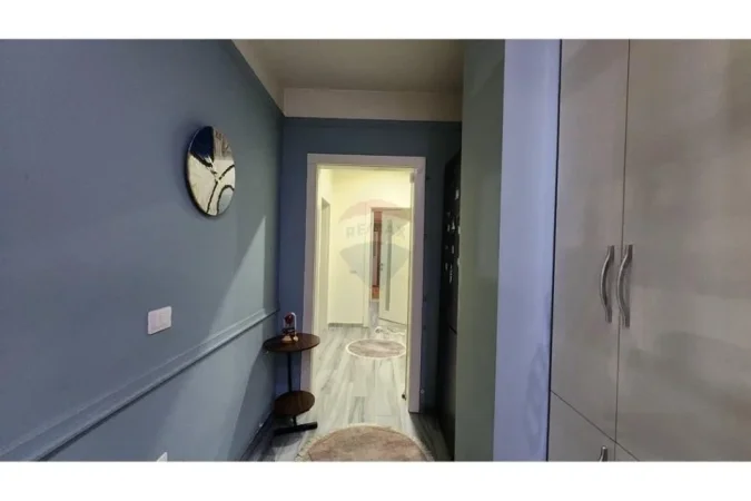 Tirane, jepet me qera apartament  2+1+Ballkon Kati 2, 223 m²
