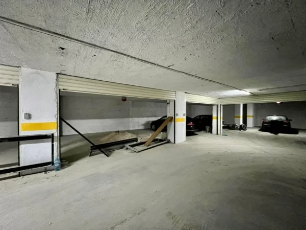 Tirane, shitet garazh | vend parkimi Kati -2, 313 m² 210.000 € (Rruga e Kavajes)