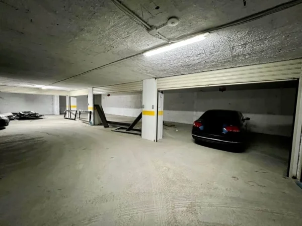 Tirane, shitet garazh | vend parkimi Kati -2, 313 m² 210.000 € (Rruga e Kavajes)