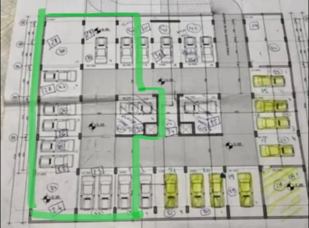 Tirane, shitet garazh | vend parkimi Kati -2, 313 m² 210.000 € (Rruga e Kavajes)