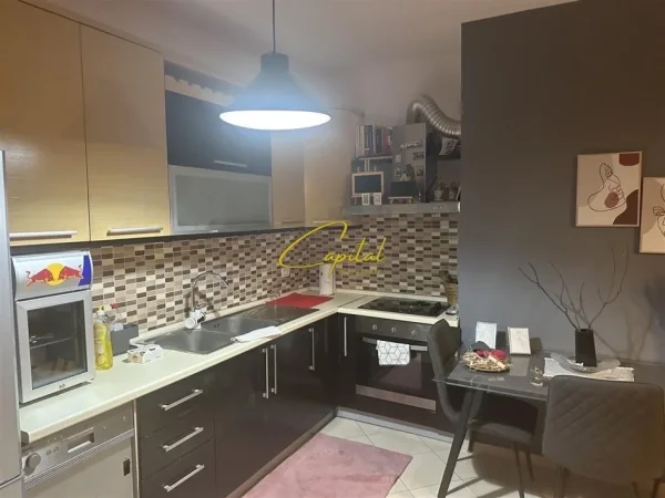 Tirane, jepet me qera apartament 1+1 Kati 2, 62 m² 450 € (ASTIR)