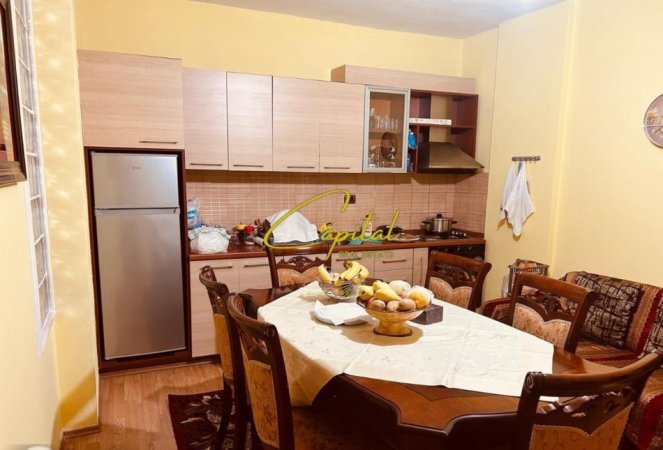 Tirane, jepet me qera apartament 2+1 Kati 2, 105 m² 430 € (RRUGA JORDAN MISJA)